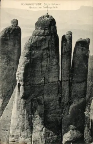 Ak Krippen Bad Schandau Sächsische Schweiz, Schrammsteine,  Kletterer am Dreilingerturm