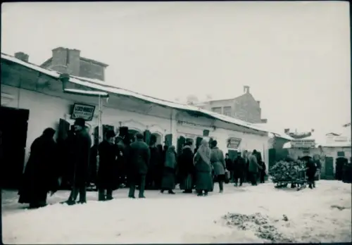 Foto Wladimir Wolinsk Ukraine, Straße, Läden, Menschen