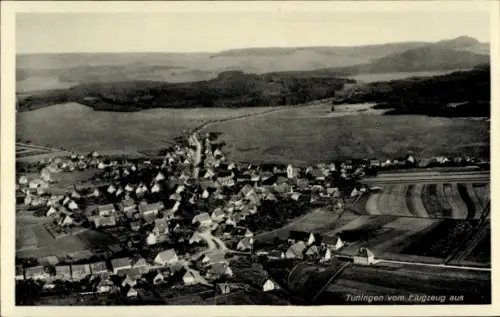 Ak Tuningen in der Baar, Luftaufnahme von  ländliche Umgebung, Häuser, Felder