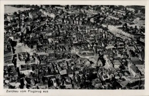 Ak Zwickau in Sachsen, Luftaufnahme von  Stadtansicht, Flugzeugperspektive
