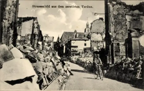 Ak Verdun Lothringen Meuse, Straße, Häuserruinen, Kriegszerstörung I. WK