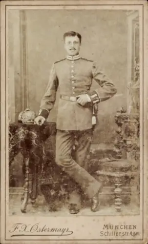 CdV München, Deutscher Soldat in Uniform, Pickelhaube