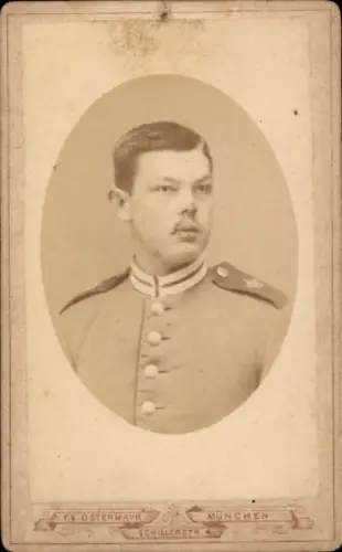 CdV München, Deutscher Soldat in Uniform