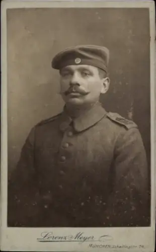 CdV München, Deutscher Soldat in Uniform