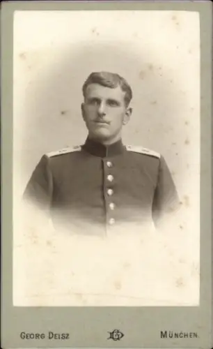CdV München, Deutscher Soldat in Uniform
