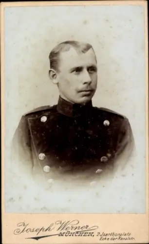 CdV München, Deutscher Soldat in Uniform