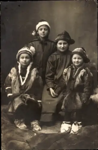 Ak Samen Lappen, Familienbild