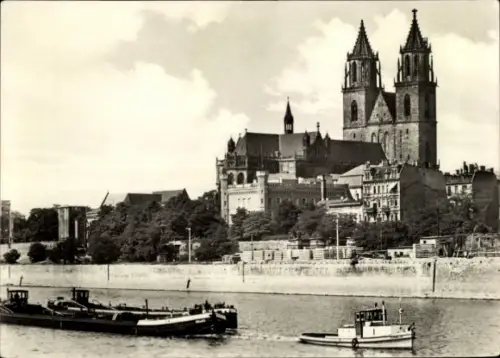 Ak Magdeburg an der Elbe, Haus des Dechants, zwei Türme, Schiffe auf dem Wasser, Wolken