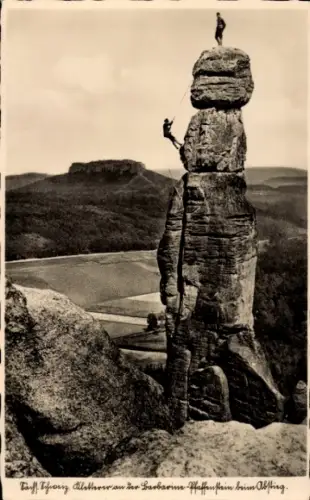 Ak Königstein an der Elbe Sächsische Schweiz, Pfaffenstein, Kletterer an der Barbarine, Abstieg, 