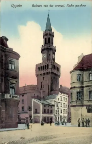 Ak Opole Oppeln Schlesien, Rathaus von der evangelischen Kirche gesehen, Apotheke