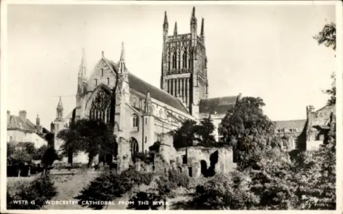 Ak Worcester West Midlands England, Worcester Kathedrale, Flussansicht,  von Frith's