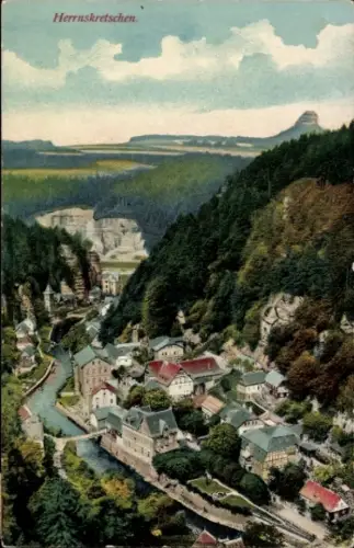 Ak Hřensko Herrnskretschen Elbe Region Aussig, Blick auf  Fluss, Häuser, Wälder, Berg im Hintergr