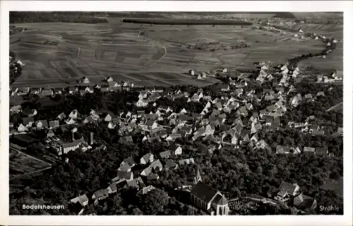 Ak Bodelshausen in Württemberg, Luftaufnahme von  viele Häuser, Felder im Hintergrund