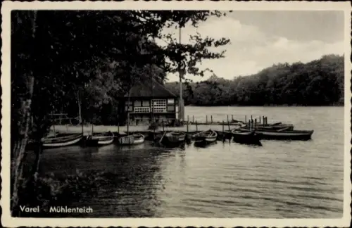 Ak Varel am Jadebusen, Mühlenteich, Boote am Anleger