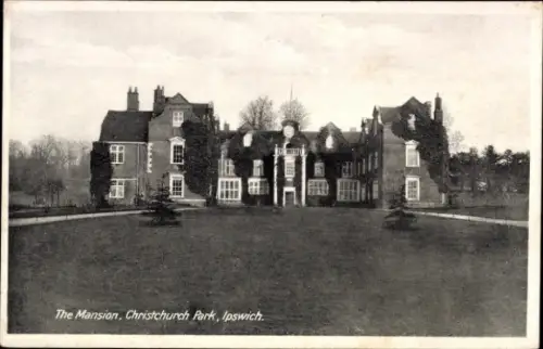 Ak Ipswich Suffolk England, The Mansion, Christchurch Park,  Gebäude mit Fenstern, Garten