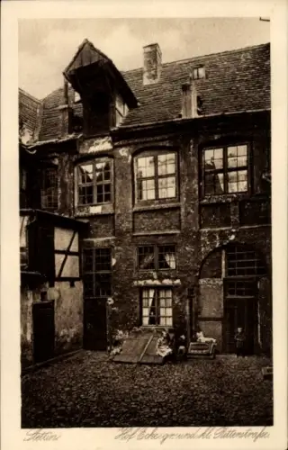 Ak Szczecin Stettin Pommern, Hinterhof, alte Gebäude, Fenster, Steine, Hettin, Al Futterstraße