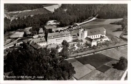 Ak Neumarkt in der Oberpfalz, Luftaufnahme Kloster St. Joseph,  Wald, Felder