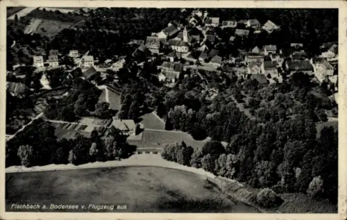 Ak Fischbach Friedrichshafen am Bodensee, Luftaufnahme von Fischbach, Bodensee, im Hintergrund Hä