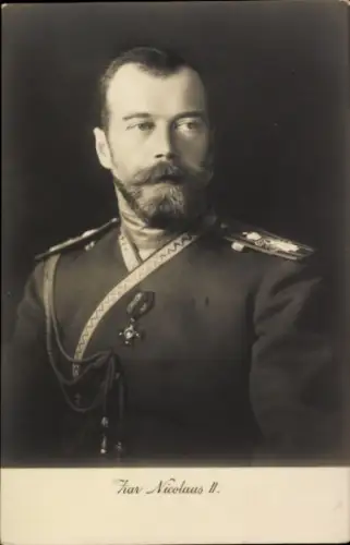 Ak Zar Nikolaus II. von Russland, Portrait in Uniform, Orden, Schulterschnur