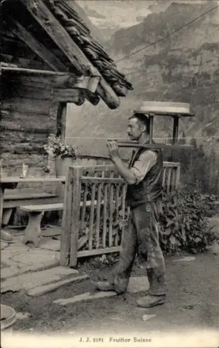 CPA Costumes suisses, Fruitier Suisse