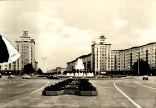 Ak Berlin Friedrichshain, Strausberger Platz