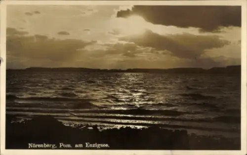 Ak Ińsko Nörenberg Pommern,  Pom. am Enzigsee, Wasseroberfläche, Wolken, Sonnenstrahlen