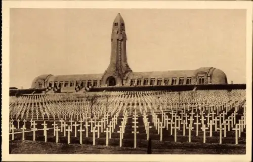 Ak Douaumont Lothringen Meuse, Ossuaire de  Nationalfriedhof, 17.000 Gräber, Kreuze