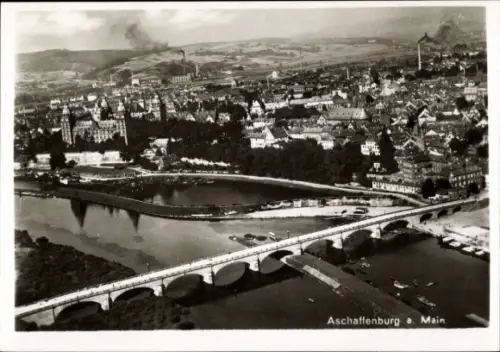 Ak Aschaffenburg in Unterfranken, Luftaufnahme, Mainbrücke, Schloss Johannisburg