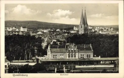 Ak Quedlinburg im Harz, Bahnhof, Stadtpanorama
