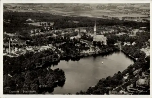 Ak Chemnitz in Sachsen, Luftaufnahme von  Schloßteich, Parklandschaft, Kirche