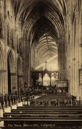 Ak Worcester West Midlands England, Worcester Kathedrale, Innenansicht, hohe Gewölbe, Kirchenbänk