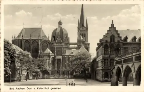 Ak Aachen, Bad  Dom, Katschhof, Bäume, Menschen