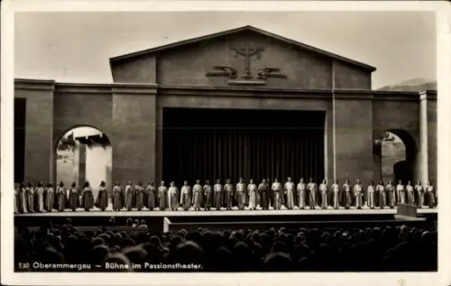 Ak Oberammergau in Oberbayern, Bühne im Passionstheater,  Darsteller in Kostümen