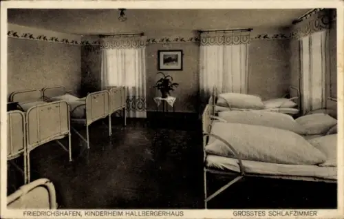 Ak Friedrichshafen am Bodensee, Schlafzimmer mit Betten, Vorhänge, Pflanze, Wandbild