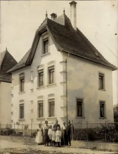Foto Ak Friedrichshafen am Bodensee, Villa, Familie