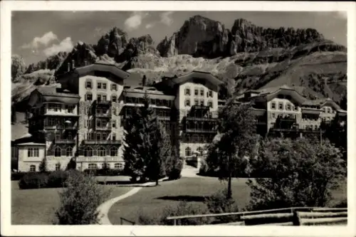 Ak Lago di Carezza Karersee Südtirol, Grand Hôtel  Catinaccio, Passo di  Berge im Hintergrund