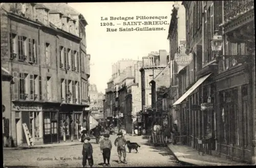 Ak Saint Brieuc Côtes d'Armor, La Rue Saint Guillaume