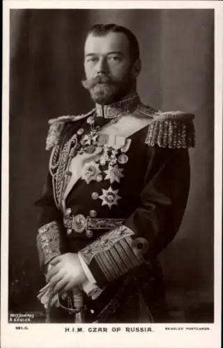 Ak Zar Nikolaus II von Russland, Portrait in Paradeuniform, Orden