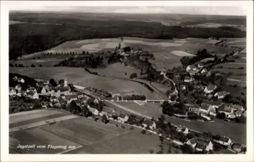 Ak Jagstzell in Württemberg, Luftaufnahme von  ländliche Umgebung, Häuser, Felder