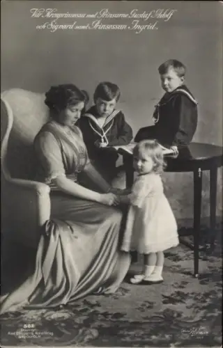 Ak Kronprinzessin von Schweden, Margaret of Connaught, Gustav Adolf, Sigvard, Ingrid