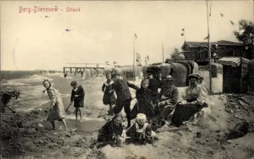 Ak Dziwnów Berg Dievenow in Pommern, Strandleben