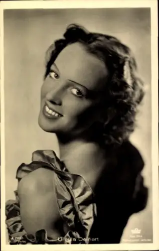 Ak Schauspielerin Ursula Deinert, Portrait, Ross Verlag A 2597 1, Autogramm