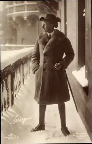 Ak Kronprinz Wilhelm von Preußen, Winter, Zigarette, Gehstock