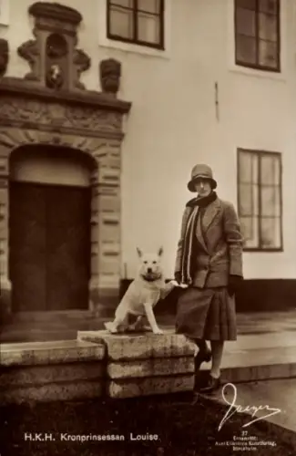 Ak Kronprinzessin Louise von Schweden mit Hund