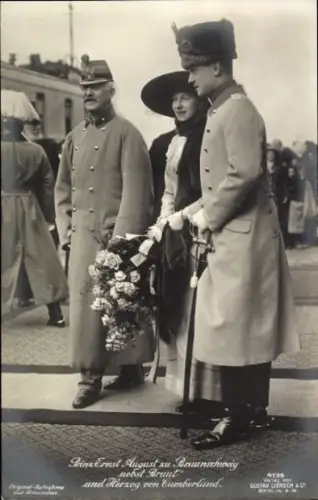 Ak Herzog Ernst August von Braunschweig, Prinzessin Victoria Luise, Herzog von Cumberland