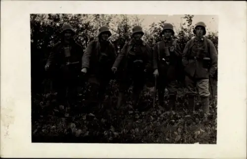 Foto Ak Deutsche Soldaten in Uniformen, Gruppenfoto
