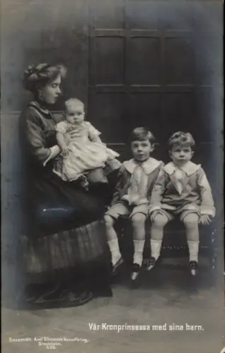 Ak Kronprinzessin von Schweden, Margaret of Connaught, Gustav Adolf, Sigvard, Ingrid