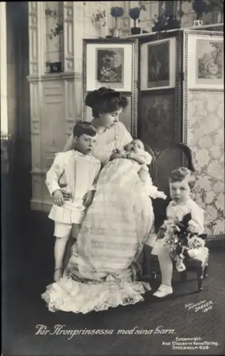 Ak Kronprinzessin von Schweden, Margaret of Connaught, Gustav Adolf, Sigvard, Ingrid