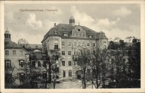 Ak Chemnitz in Sachsen, Stadtkrankenhaus   Architektur, Bäume im Vordergrund