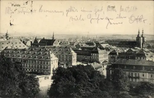 Ak Fulda in Hessen, Stadtansicht von  Gebäude, Bäume, Schriftzug Fulda